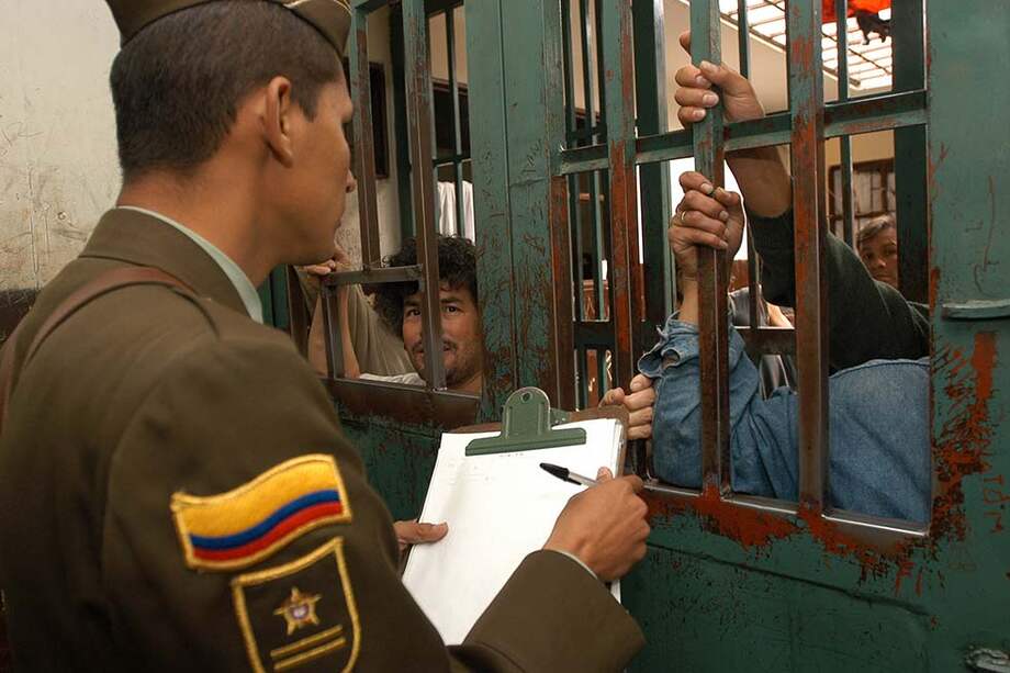 Los fugados estaban retenidos en las Unidades de Reacción Inmediata (URI) de las localidades de Kennedy y Tunjuelito. / David Campuzano