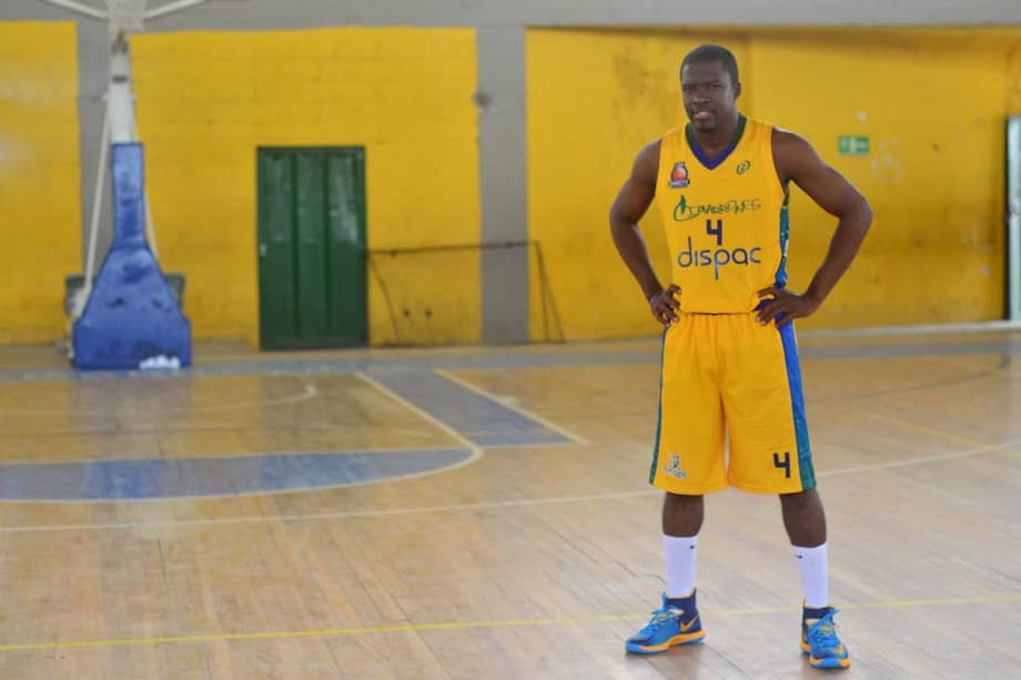 Édgar Moreno practica baloncesto desde los trece años. / Leo Molano
