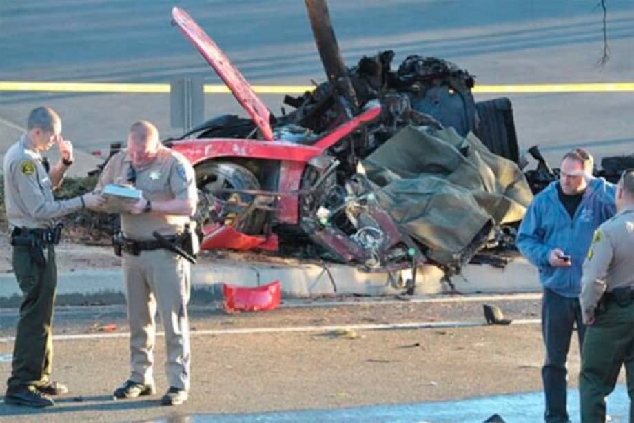 Así quedó el carro de Paul Walker.