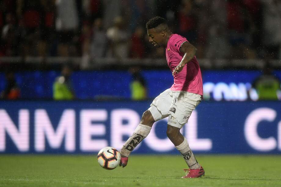 El momento: el gol de Cristian Dájome al minuto 96 que desató la fiesta en Asunción, Paraguay. / AFP