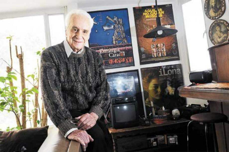 Fausto Cabrera Díaz fue un actor de cine, teatro y televisión, director de teatro, escritor y poeta español, radicado en Colombia y uno de los fundadores de la televisión nacional. Nació el 4 de octubre de 1924, en Las Palmas de Gran Canaria, España, y murió el 10 de octubre de 2016, en Bogotá