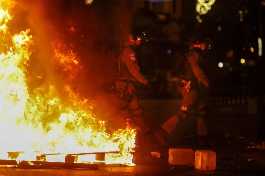La madrugada del viernes, Jerusalén fue escenario de violentos enfrentamientos entre israelíes y palestinos.