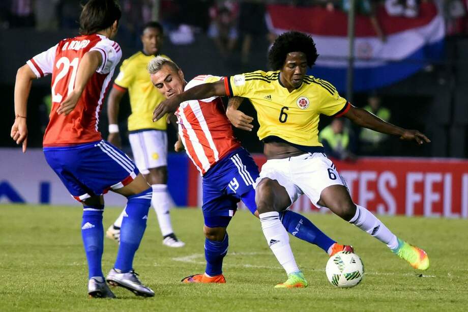 Carlos Alberto Sánchez debutó como profesional en el Danubio de Uruguay. / AFP