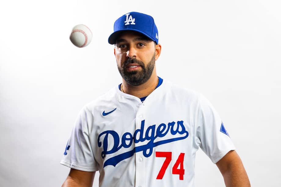 Nabil Crismatt, con la camiseta de Los Ángeles Dodgers.