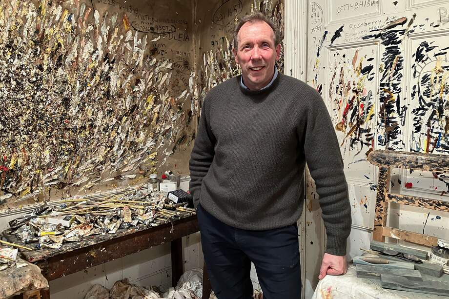 Una retrospectiva del pintor británico Lucian Freud (1922-2011) que ofrece un nuevo punto de vista sobre su figura y su obra.