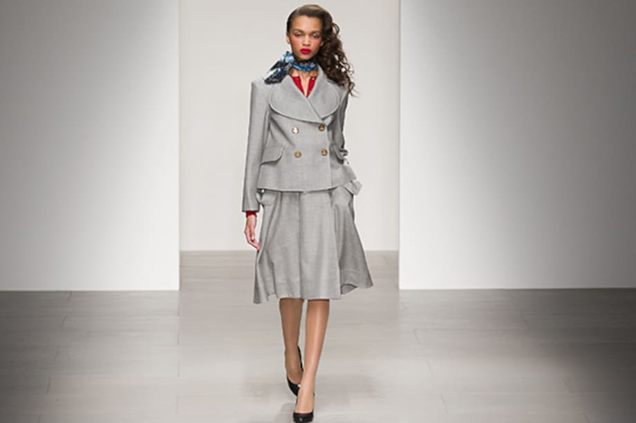 La moda londinense propone una mujer sexy y glamurosa