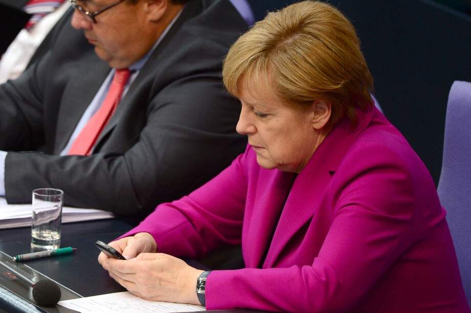 La NSA tuvo acceso a los mensajes de texto, llamadas telefónicas y uso de internet, incluidas las búsquedas, los chats y los servicios de mensajería, de líderes europeos como Angela Merkel.