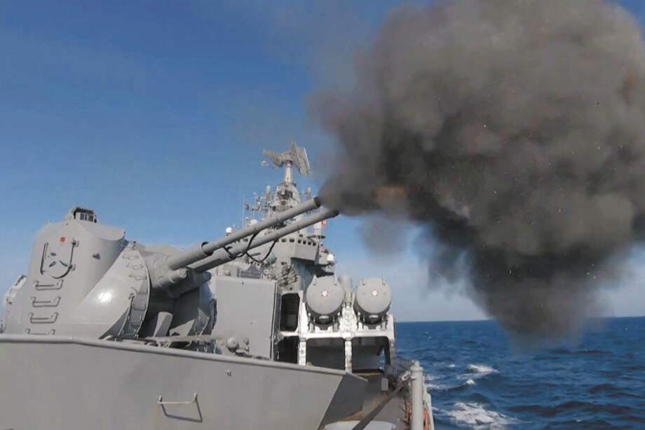 Ejercicios militares rusos en febrero de 2022 en el Mar Negro, cerca del puerto de Sevastopol, en Crimea. - /AFP PHOTO / RUSSIAN DEFENCE MINISTRY"