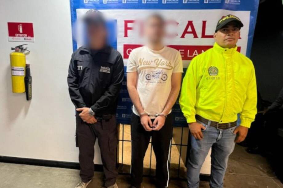 De acuerdo con el ente investigador, el acusado habría compartido por mensajería instantánea algunos de los retos y exigencias sexuales ocurridos entre 2021 y 2025.