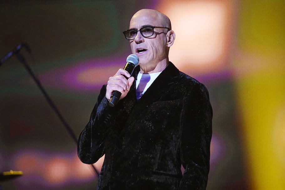 Aunque causa asombro por su nueva apariencia, Robert Downey Jr. se encuentra muy cómodo a a hora de filmar.