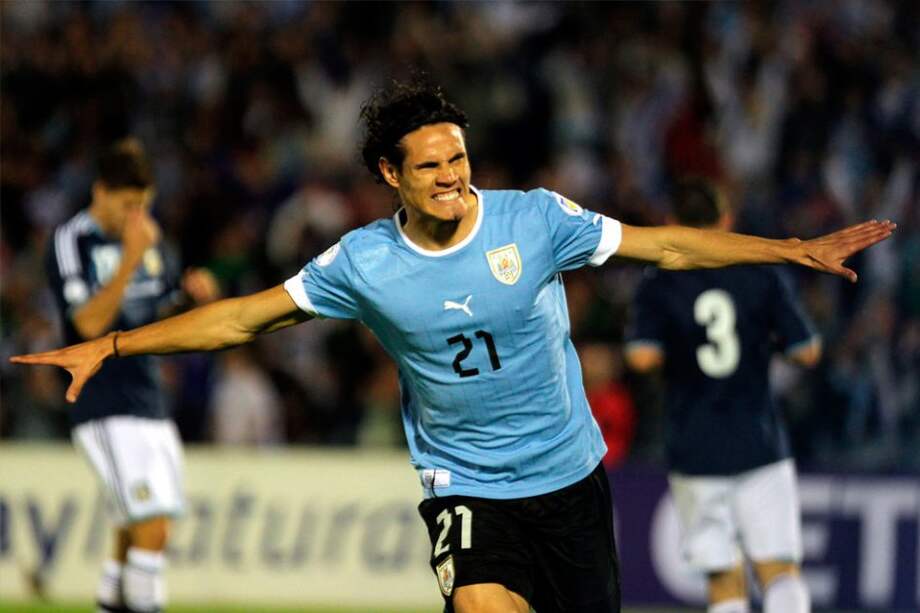 Edinson Cavani celebra gol ante Argentina. Foto: EFE