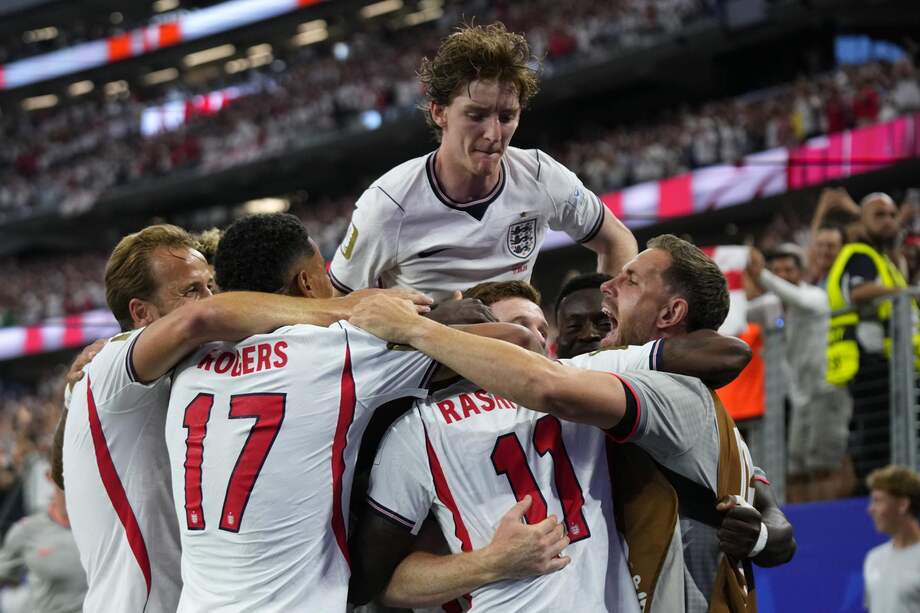 Harry Kane anotó dos veces y lideró la victoria de Inglaterra por 4-2 sobre Croacia en la primera fecha del Mundial 2026. Jude Bellingham y Marcus Rashford completaron la cuenta en un partido lleno de emociones en Dallas.