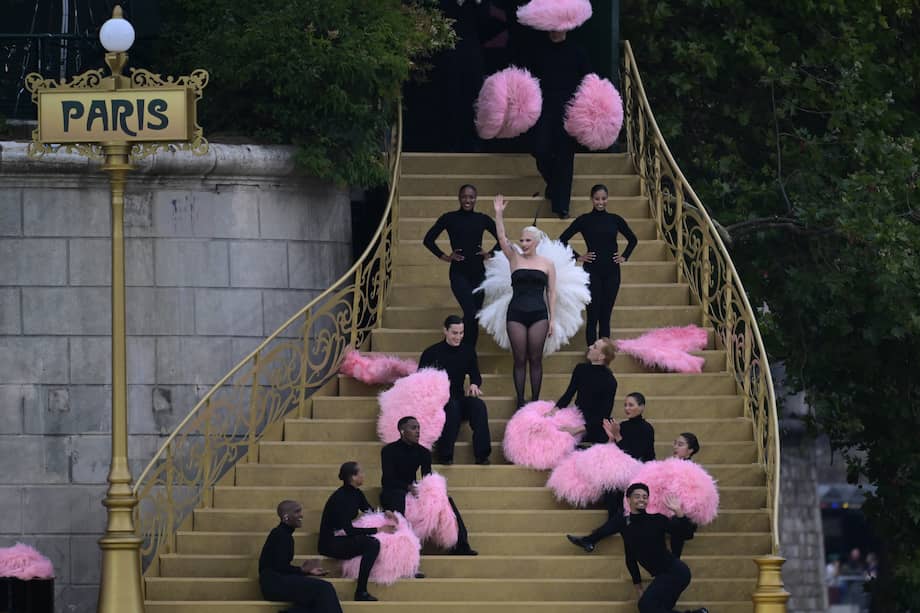 Lady Gaga durante su presentación en la inauguración de los Juegos Olímpicos. / Emmanuel Dunand / AFP