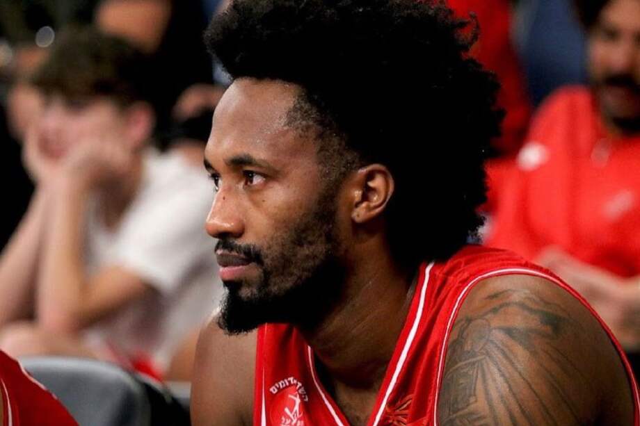 Brian Angola juega para el Hapoel Tel Aviv de la Israel Basketball Premier League desde agosto de este año.