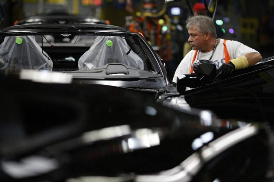 Venezuela liquidará deuda de 2014 con General Motors para evitar cierre