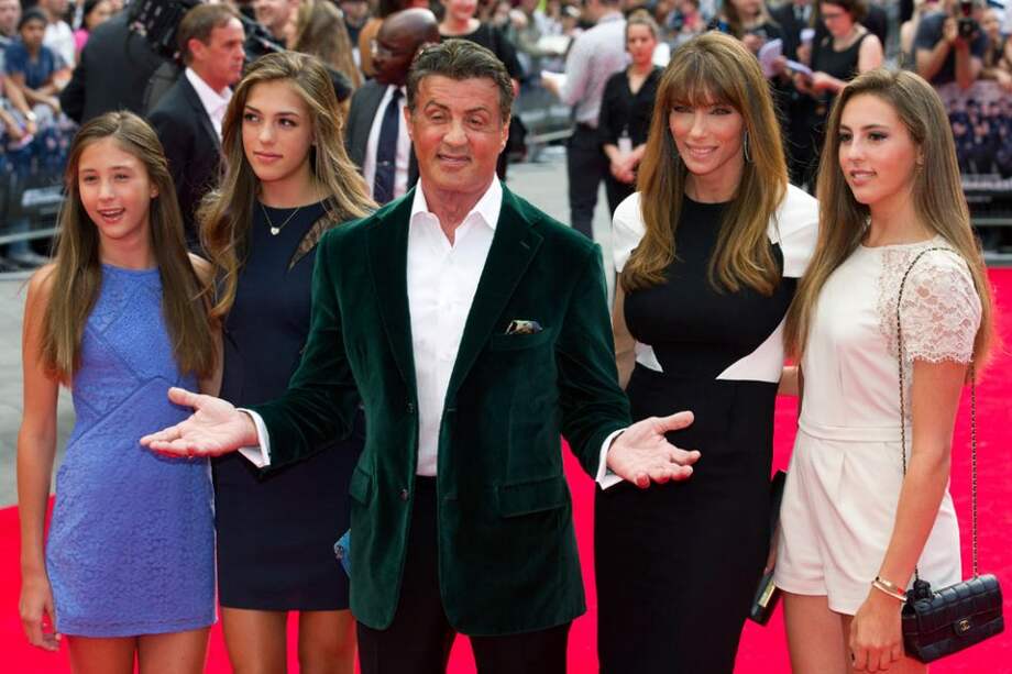 Sylvester Stallone junto a su esposa Jennifer Flavin, y sus hijas, Sistine, Sophia y Scarlet. / AFP