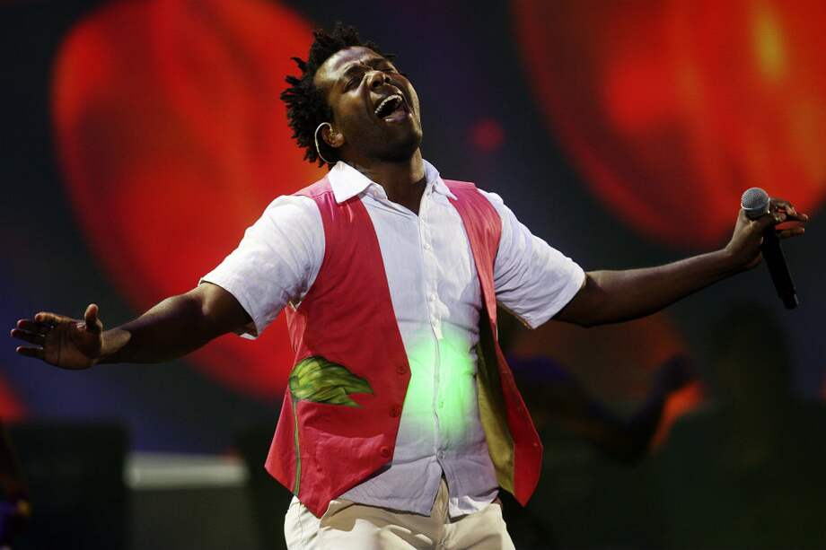 Begner Vásquez, compositor y director del grupo Herencia de Timbiquí. / EFE