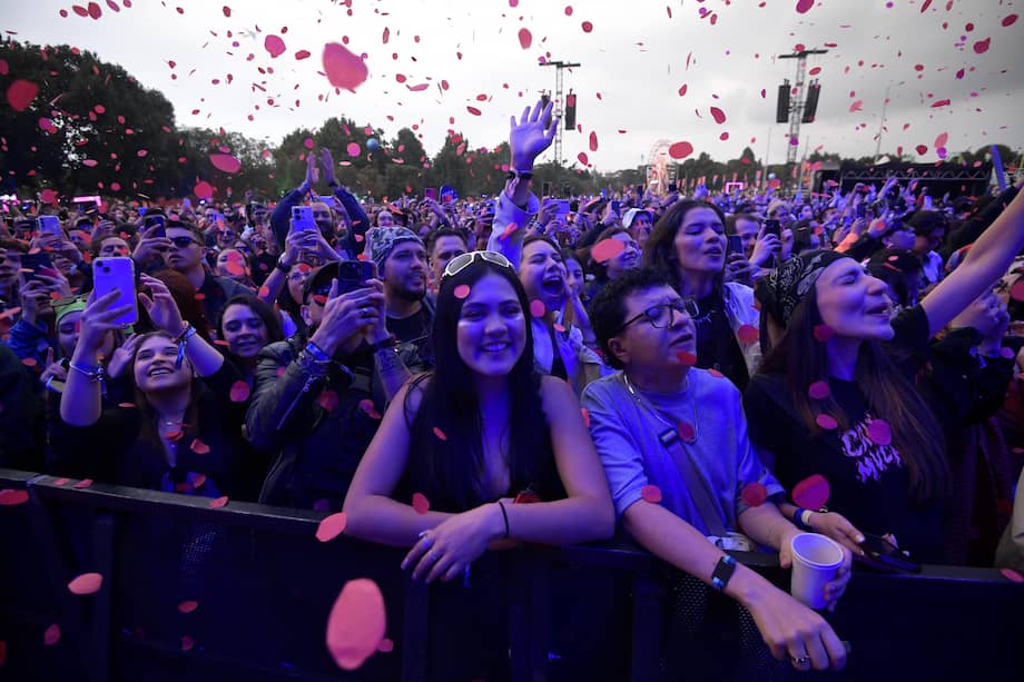 De acuerdo con la más reciente Encuesta de Prácticas Artísticas, Culturales y Creativas 2023 del Observatorio de Cultura, las personas de Bogotá prefieren en su orden ir a cine; visitar exposiciones de arte, y asistir a conciertos y presentaciones de música en vivo./ Mauricio Alvarado