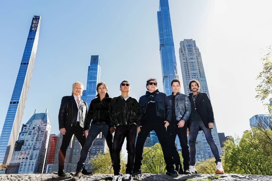 En la alineación actual de Journey se mantienen figuras emblemáticas como Jonathan Cain (teclados), Arnel Pineda (vocalista), Deen Castronovo (batería), Jason Derlatka (teclados) y Todd Jensen (bajo).