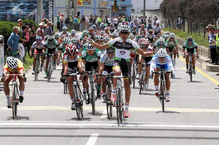 Sebastián Molano a su llegada a la meta en Chiquinquirá.