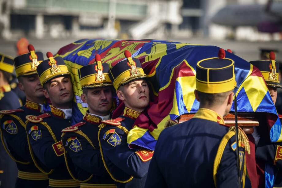 Constantin Reliu el hombre al que le negaron la anulación de su certificado de defunción / Adrian ARNAUTU / AFP