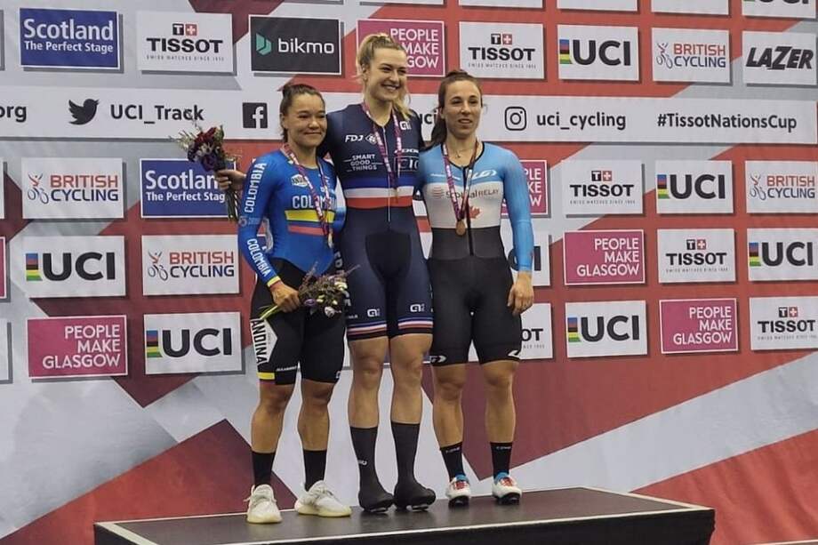 Martha Bayona, en el podio del keirin femenino en la Copa de Naciones de ciclismo de pista // FCC