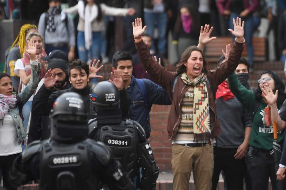 La última semana de septiembre ocurrieron varias marchas a lo largo de Bogotá en protesta de la actuación del Esmad y los actos de corrupción en la Universidad Distrital. / Cristian Garavito - El Espectador