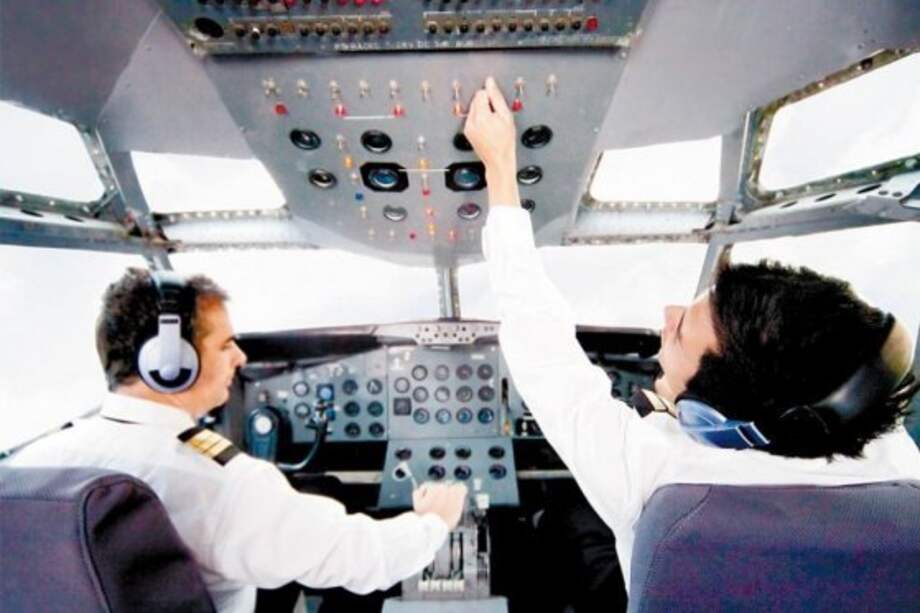 Radican proyecto de ley para mejorar situación laboral de pilotos