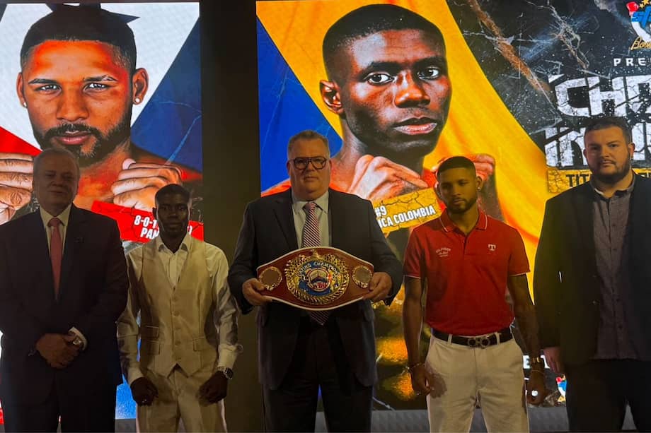 Yuberjen Martínez y Ángel Bethancourt, antes de su pelea en Bogotá.
