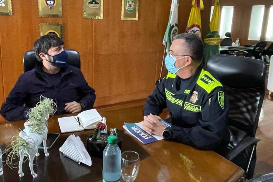 Jaime Pumarejo y el general Jorge Luis Vargas