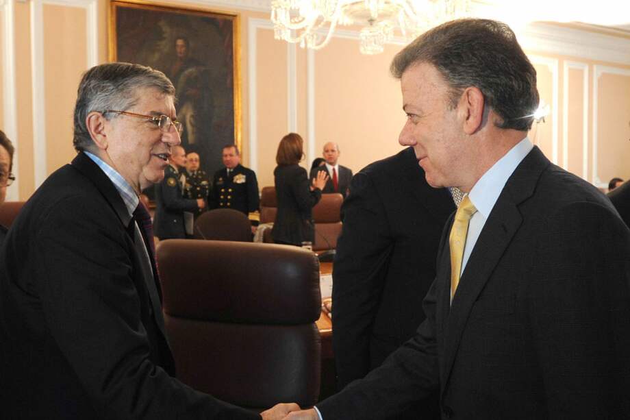 El presidente Juan Manuel Santos encontró en el exmandatario César Gaviria a su mejor escudero.