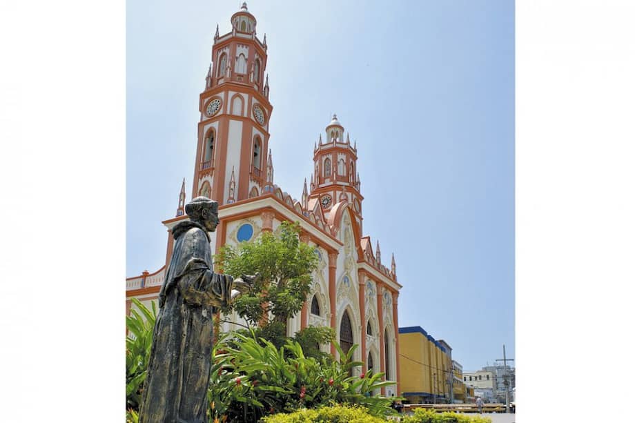 Iglesia de San Nicolás, ubicada en la plaza del mismo nombre. /Fotos: Jaier Cassiani