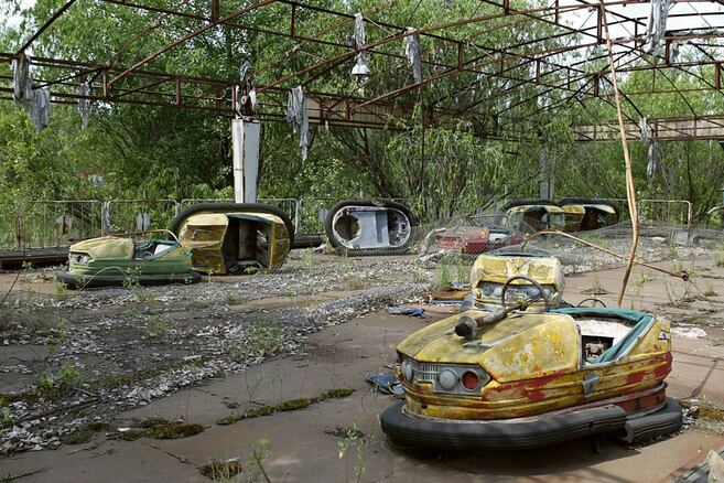 Брошенные машины в Припяти