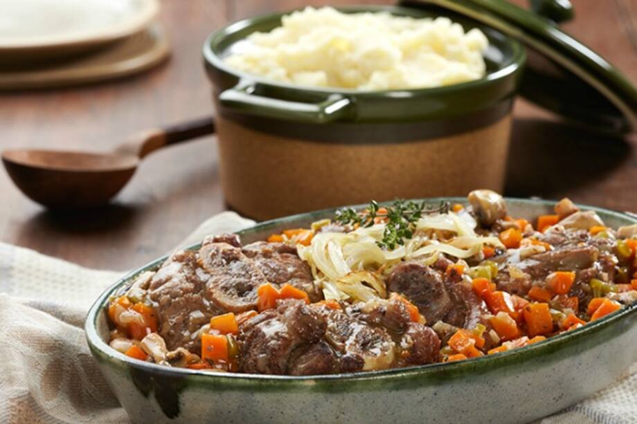 Ossobuco de cerdo estofado con cerveza. Me encanta la carne de cerdo