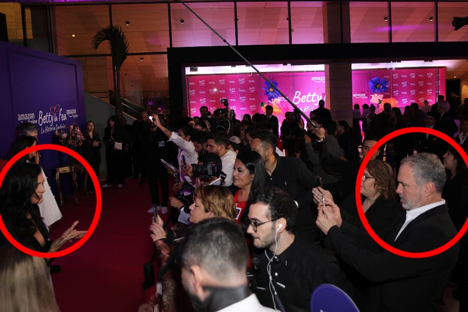 Salvador se puso al lado de los fotógrafos para tomar fotos a su novia, Ana María