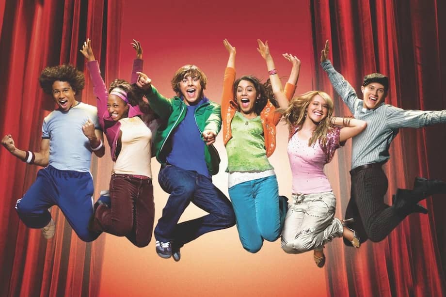 Entre Disney, series juveniles y pop, los 2000 dejaron una colección inolvidable de amores imposibles.