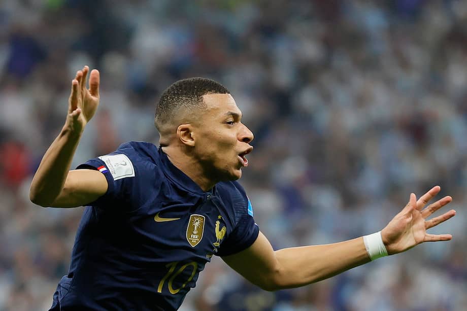 Mbappé celebrando uno de sus dos goles en la final.