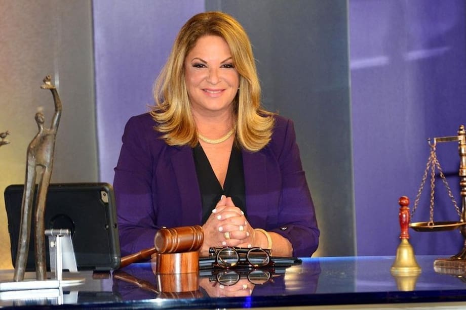 Ana María Polo, conocida como la doctora Polo, de ‘Caso Cerrado’, sorprendió con su cambio físico. Se ve impactante sin maquillaje.