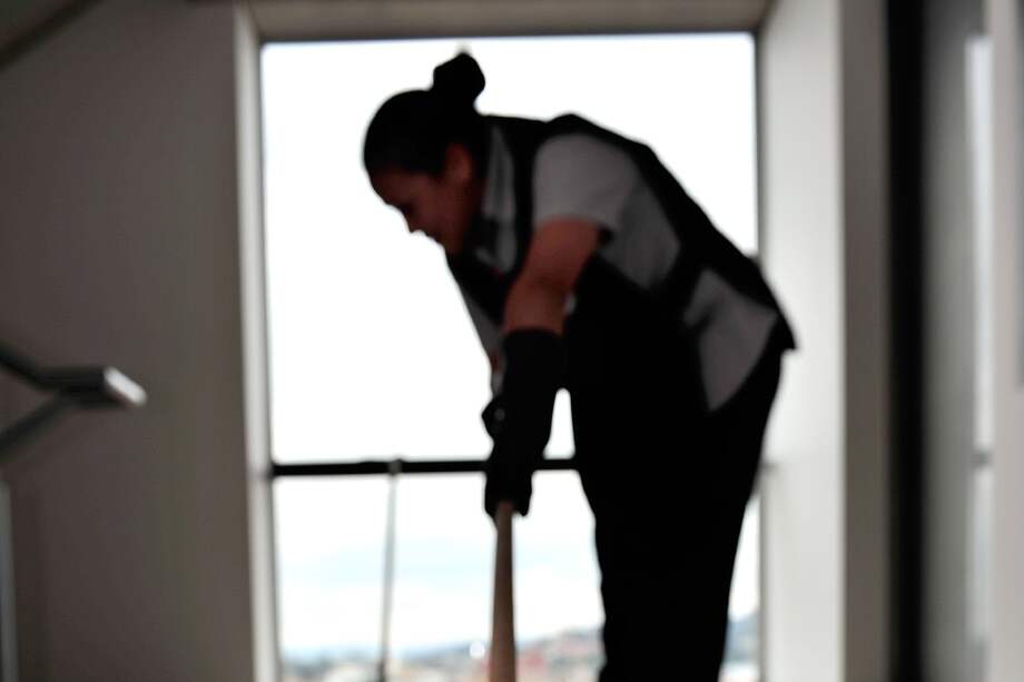 El Solo 18 % de las trabajadoras domésticas están afiliadas a riesgos profesionales, según la caracterización.