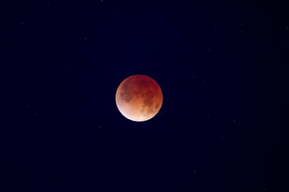 La conocida como "Luna de sangre" ocurrió sobre las 6:00 a.m., hora de Colombia, el martes 3 de marzo.