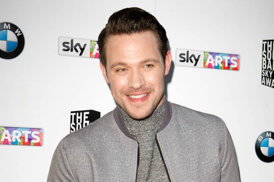 Will Young pone a la venta sus dos premios BRIT por una buena causa.
/ Bang Showbiz