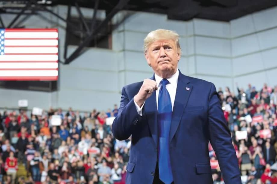 El presidente estadounidense, Donald Trump, se convirtió en el tercer mandatario en la historia del país en enfrentar un juicio político. / Fotos AFP y EFE