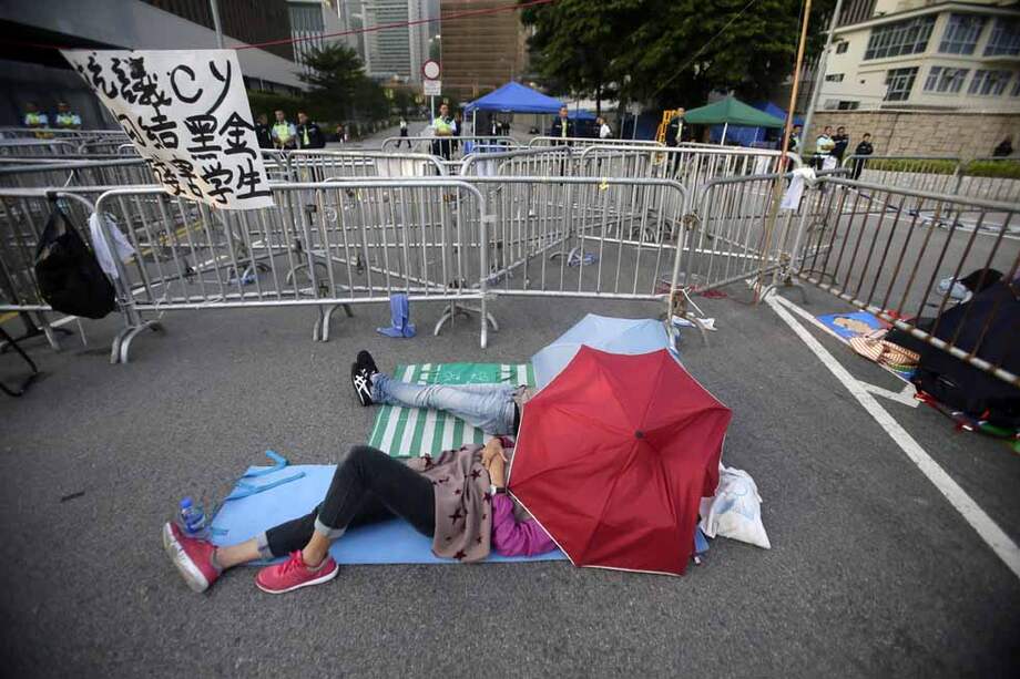 Aún quedan algunos activistas acampando en Admiralty, Hong Kong. / EFE