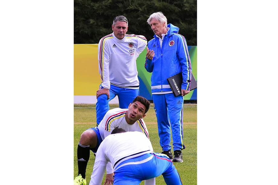 Para ganarle a Argentina será vital que el medio campo, comandado por James, se conecte con el ataque colombiano y le permita tener claras oportunidades de gol. Falcao, Teo y Jackson serán los encargados de concretarlas. /AFP