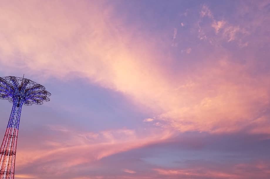 "Anita señaló a un anciano gritando que él era un ángel que vino a regalarnos el cielo en pequeñas nubes de color rosa".