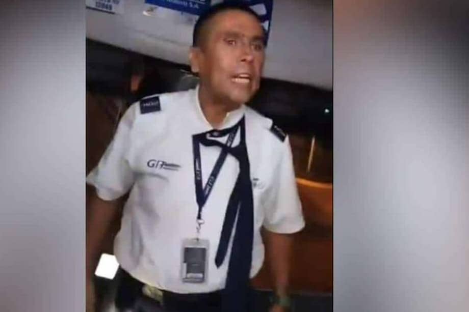 Conductor del MIO en Cali agredió físicamente y verbalmente a varios usuarios que se encontraban en el vehículo.