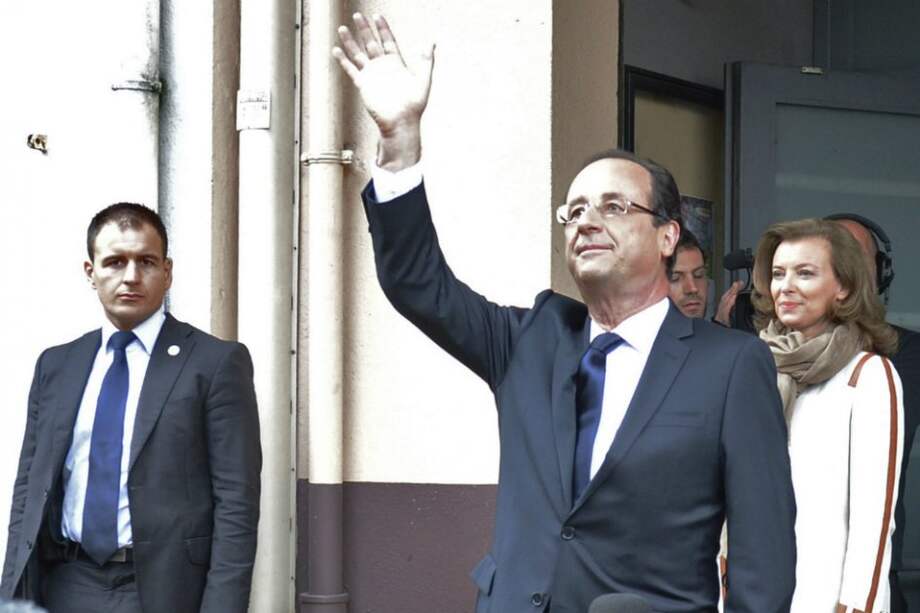 Hollande 'vende' atractivos de Francia a inversores mundiales