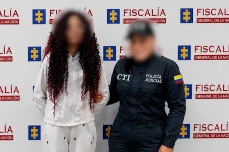 Mujer de 21 años capturada por presunta violencia intrafamiliar.