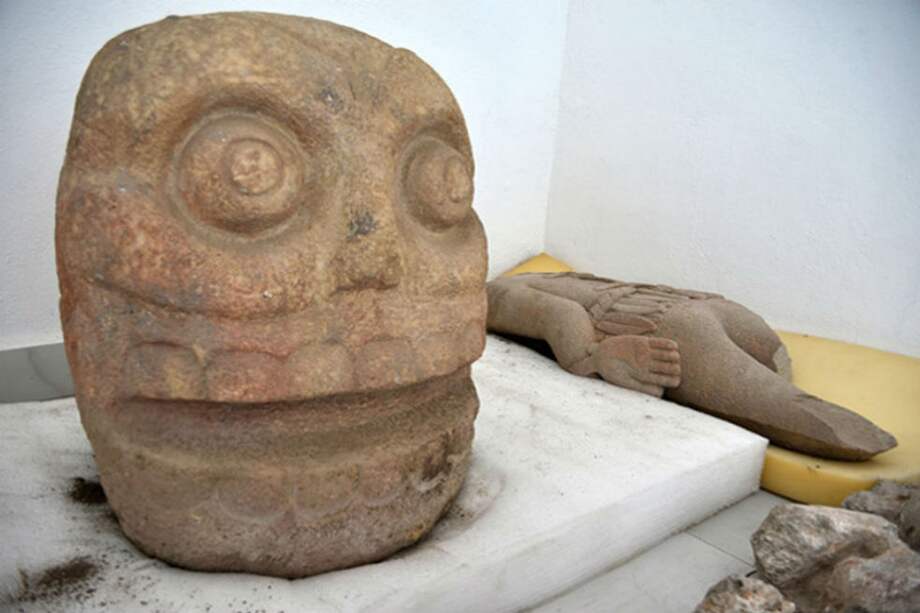 Escultura que representa a Xipe Tótec
/ He?ctor Montan?o / INAH