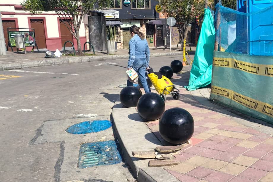 Avanzan obras en La Candelaria y nuevas estructuras llegan al espacio público.
